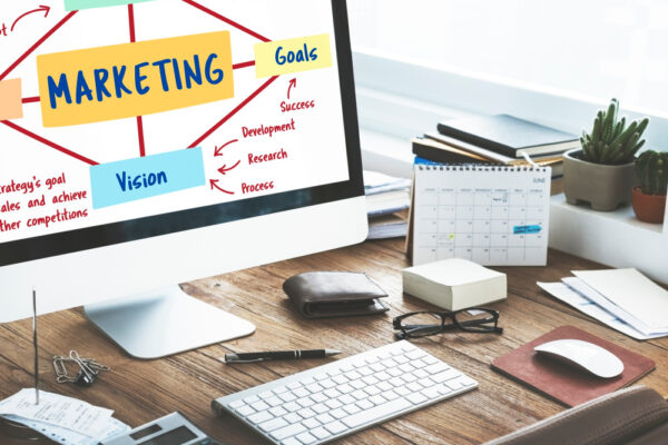 Opt pași esențiali pentru crearea unei strategii de marketing digital