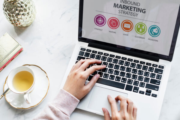 Cum să îți crești vizibilitatea online prin advertoriale de calitate