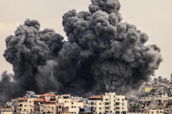 Armata Israelului a bombardat în noaptea de joi peste 750 de ținte militare în nordul Fâșiei Gaza