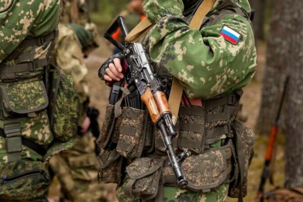 Rusia concentrează peste 400.000 de soldaţi în Ucraina. Zelenski le cere aliaţilor să continue livrările de arme