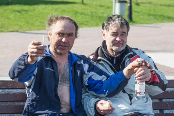 Vremuri grele în Rusia: vodca se scumpește din cauza războiului din Ucraina. Cu cât va crește prețul