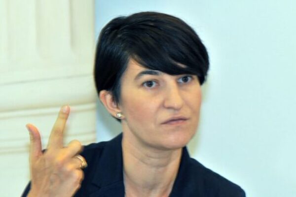Fostul ministru al Muncii Violeta Alexandru avertizează: Guvernul PSD-PNL se împrumută cu 1,6 miliarde de euro în fiecare lună!