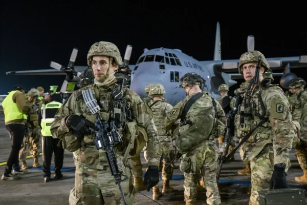NATO îl sfidează pe Vladimir Putin. Zeci de mii de militari, antrenaţi într-un exerciţiu în Estul Europei