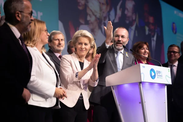 Manfred Weber, la forumul PPE: România trebuie să trimită mai mulți parlamentari competenți în PE