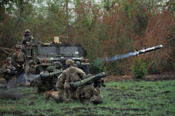 Pierderile Rusiei în 24 de ore: 650 soldați, 15 tancuri. Putin cere la arme copii de 18 ani