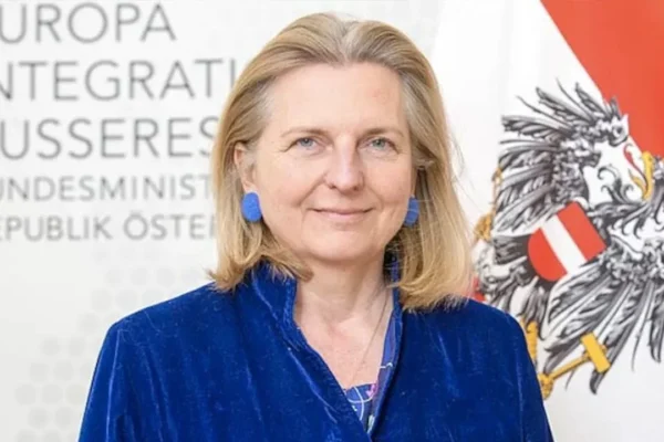 „Mireasa lui Putin”. Fosta ministră de Externe a Austriei, Karin Kneissl, nu mai vrea să plece din Rusia