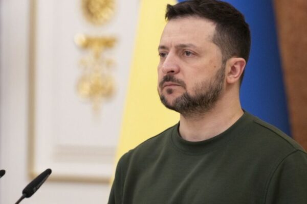 Ucraina se va retrage „cu pași mici” fără ajutorul SUA, spune Volodimir Zelenski. ”Rușii ar putea intra în marile orașe”