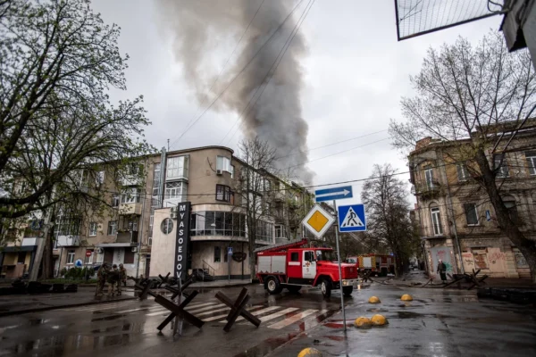Rusia bombardează continuu orașul Harkov pentru a sili locuitorii să se evacueze