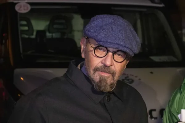 Piedone intervine personal după ce un copac din sectorul 5 a căzut peste o casă: „Nicuşor va achita nota de plată pe 9 iunie”