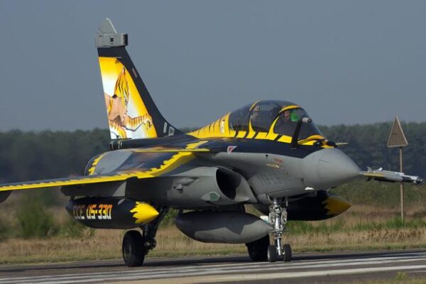 Serbia ia avioane de 110.000.000 € bucata care aruncă bombe de o tonă. Ce a cumpărat România?