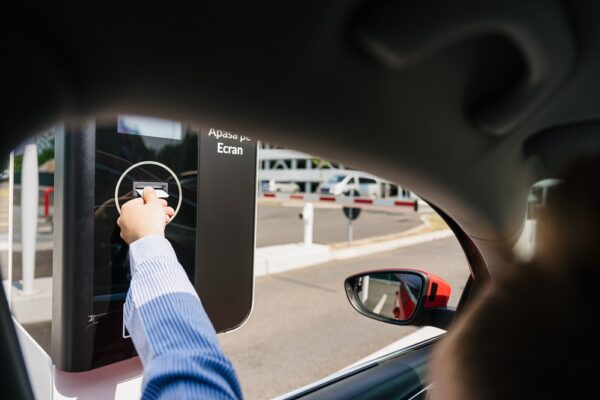 Planifici o vizită în București? Evită traficul, alege o parcare Otopeni!