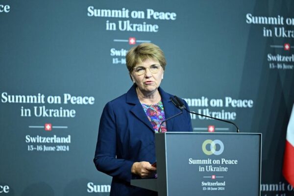 Putin poate veni pentru a negocia pacea din Ucraina fără a fi arestat. Are mandat emis