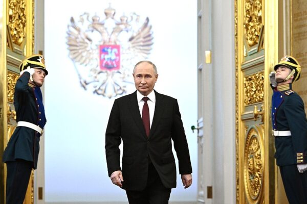 Georgia îi scapă printre degete lui Vladimir Putin, după o mișcare disperată
