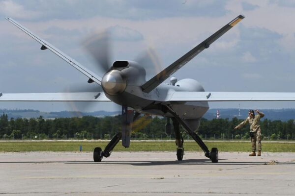 Avion rusesc de luptă, „luat la țintă” de 3 drone ale SUA de 100.000.000$. Cum s-a terminat?