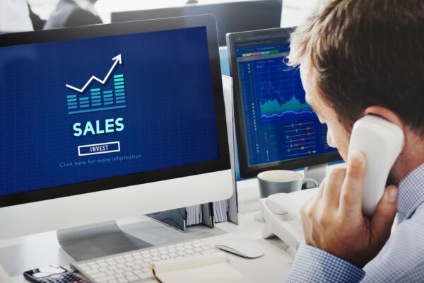 Descoperă cum să-ți maximizezi profitul cu aceste 8 strategii de vânzări online