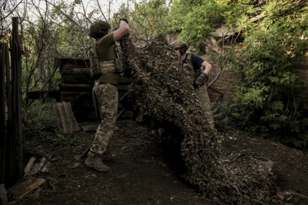 În așteptarea întăririlor, Ucraina și-a consolidat apărarea lângă Harkov. Rusia lansează atacuri pe toată linia frontului