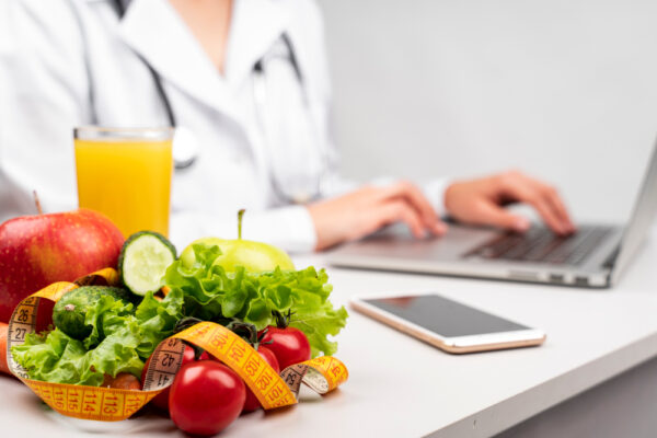 Top 10 alimente bogate în nutrienți pentru o dietă echilibrată