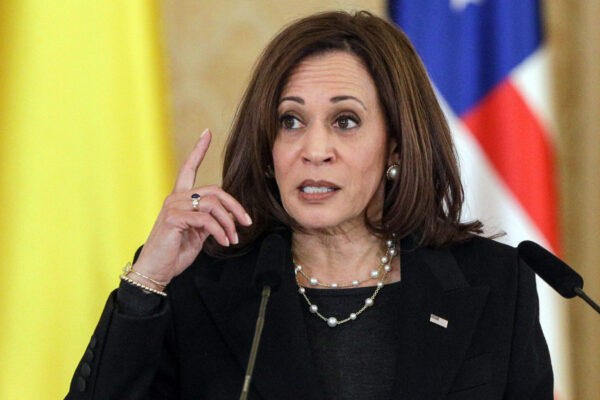 Trump pregătește un plan de atac împotriva lui Harris în cazul retragerii lui Biden