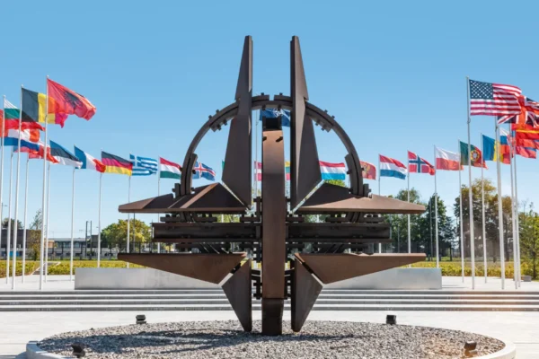 Criză politică la NATO din cauza funcțiilor. Stoltenberg i-a iritat pe italienii lui Meloni