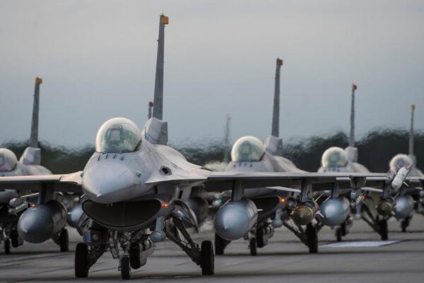 Mișcarea SUA care va întuneca cerul Rusiei. Zeci de F-16, echipate cu rachete „surpriză” pentru Kiev