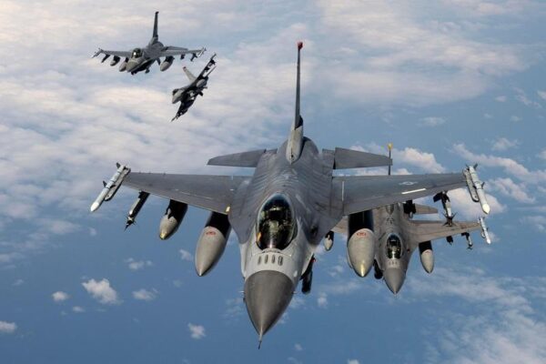 Ce recompensă uriașă oferă Putin pentru fiecare F-16 distrus. Rusia acuză că sunt ascunse în România