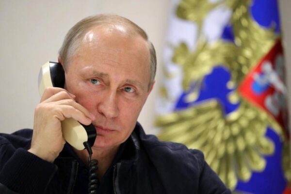 Putin, în degringoladă. Ucraina distruge o platformă de gaz în Marea Neagră și 4 vase de luptă