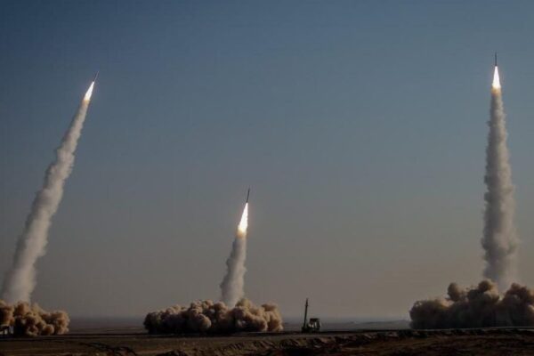 Israel, sub asediu. Hezbollah a lansat un nou atac cu rachete în nord