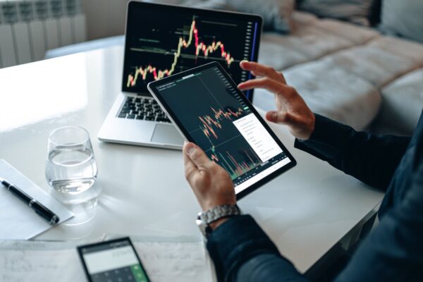 3 industrii care au nevoie neapărat de servicii SEO în 2024!