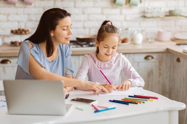 Metode moderne de educație acasă: cum să-ți sprijini copilul în procesul de învățare