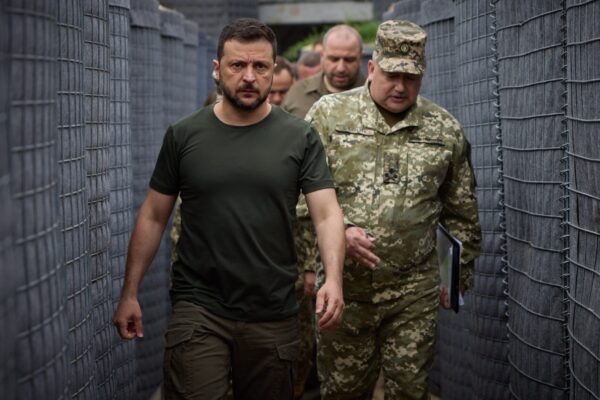 Planul victoriei pe agenda NATO. Zelenski își susține cauza în fața miniștrilor Apărării