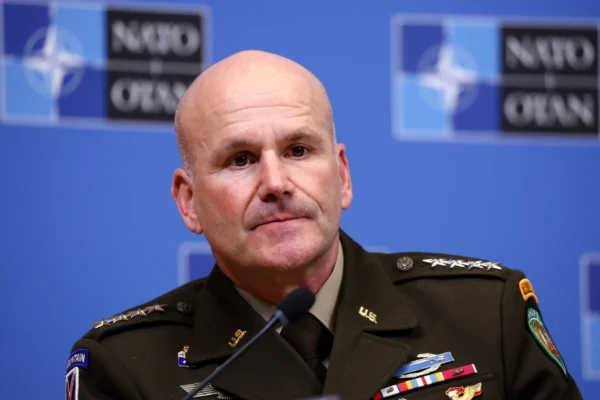 Armata Rusiei mai are forțe de luptă periculoase „abia atinse” de războiul din Ucraina. Avertismentul șefului forțelor americane din Europa