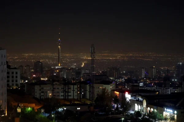 Îngrijorări în Iran, după ce Israelul a distrus instalații de producție a rachetelor și a dezactivat sisteme cheie de apărare antiaeriană