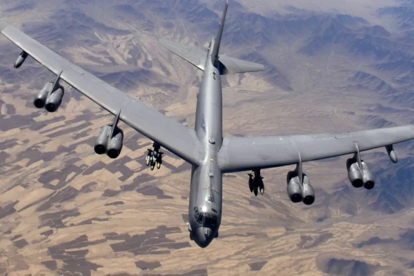 Bombardiere strategice ale SUA au sosit în Orientul Mijlociu pentru a apăra Israelul