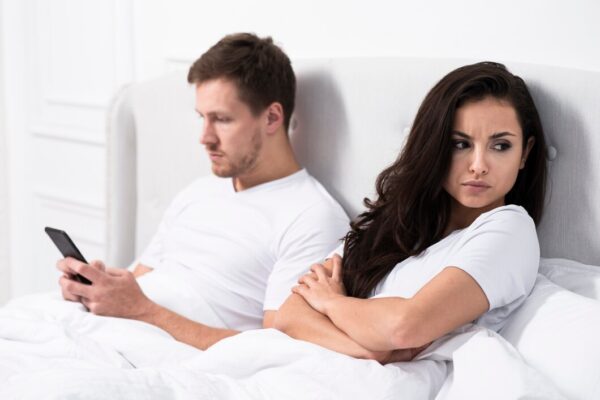 Cum recunoști un bărbat care a înșelat: 5 semne care nu mint