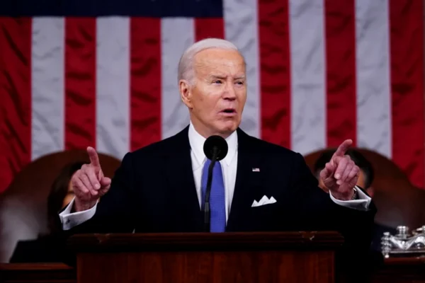 „Nu-ți poți iubi țara doar atunci când câștigi”, spune Joe Biden în primul său discurs după victoria lui Trump