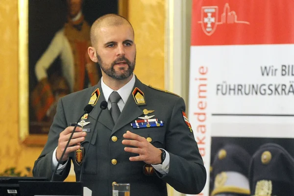„Rușii se infiltrează ca apa”, avertizează colonelul austriac Markus Reisner dând ca exemplu România