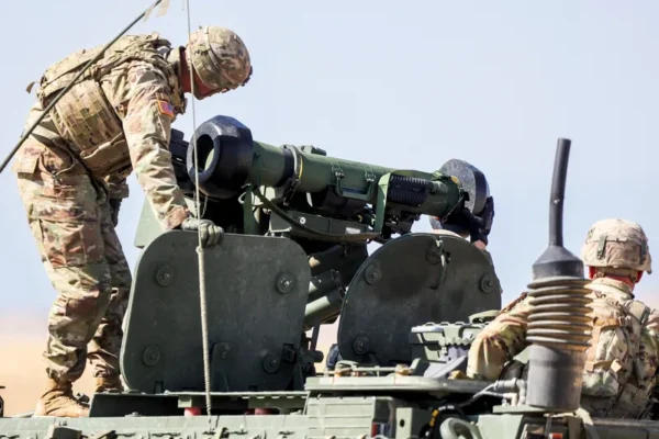 NATO va coordona armata Ucrainei în războiul cu Rusia. Centre logistice, în România și Polonia