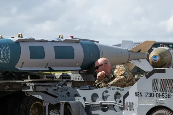 SUA construiesc o armă secretă pentru Ucraina. Străbate 463 km și lovește Rusia