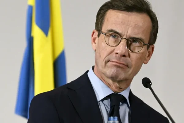 „Suedia nu este în război, dar nu există nici pace”. Ce a anunțat premierul suedez Ulf Kristersson