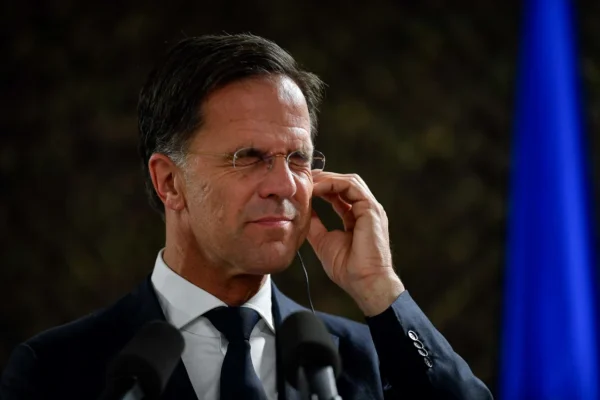 Mark Rutte a amenințat țările NATO care refuză cheltuieli pentru apărare: „În 4-5 ani pregătiți cursurile de limba rusă sau fugiți în Noua Zeelandă”