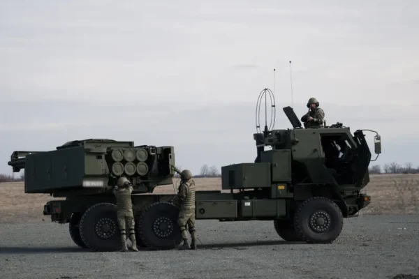 Himars-urile românești, complet operaționale. Ce se întâmplă cu restul armamentului luat din SUA?