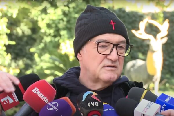 Becali continuă războiul cu patronul Realitatea TV: Era un şoricel la puşcărie