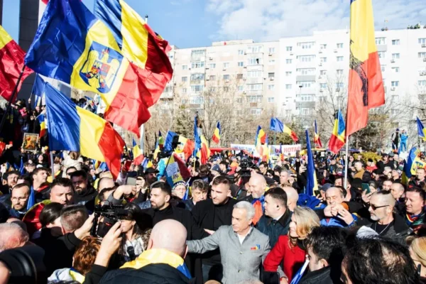 Cum au fost jurnaliștii atacați cu violență de bodyguarzii lui Călin Georgescu