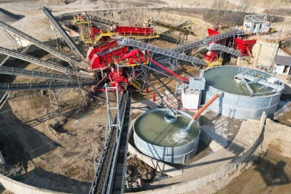 Holcim România investește 700.000 de Euro în Tehnologii Sustenabile la Stația de Agregate Stăncești