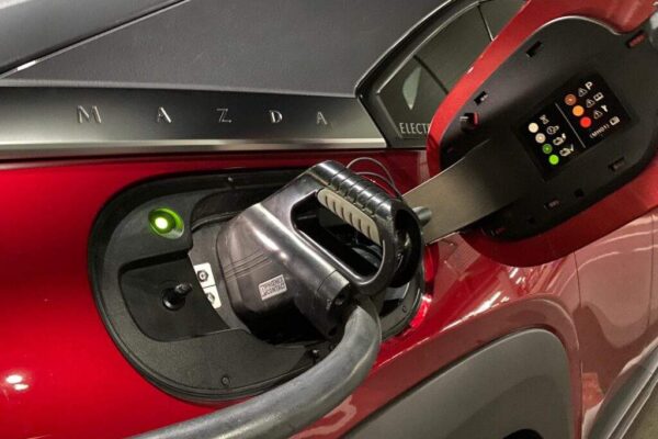 BYD investește în infrastructura de încărcare rapidă pentru vehicule electrice