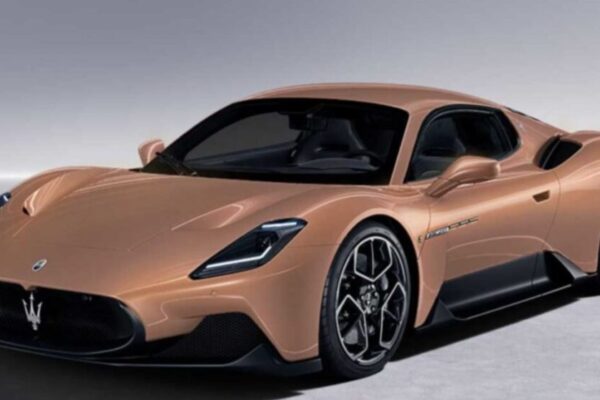 Maserati renunță la versiunea electrică MC20 Folgore din cauza cererii scăzute