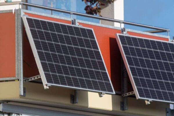 Centrale solare de balcon câștigă teren: sisteme solare plug-in