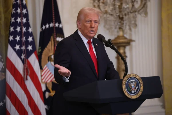 Și dacă Trump crede în schimbarea climatică, însă a luat o decizie pe care, dacă ar afla-o, oamenii s-ar îngrozi? Suntem prea mulți pe Pământ și doar cei puternici vor supraviețui
