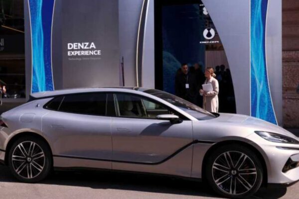 Marca Denza a constructorului auto BYD va concura în Europa cu BMW și Mercedes – Video