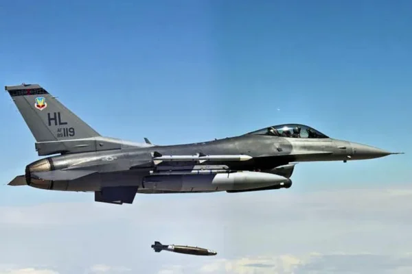 SUA pregătesc noi loturi de avioane F-16 pentru Ucraina din Olanda. În România vor fi 18